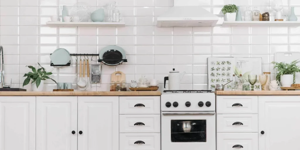 Average Lifespan of Kitchen Cabinets